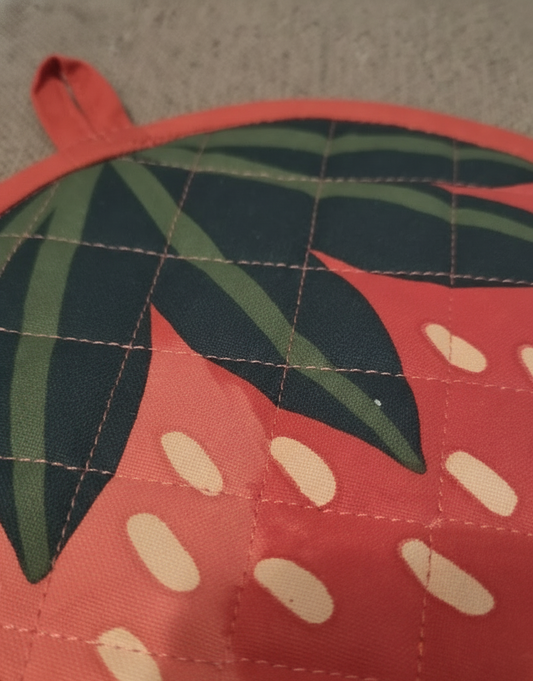 Strawberry Quilted Pot Holder – Pack of 2